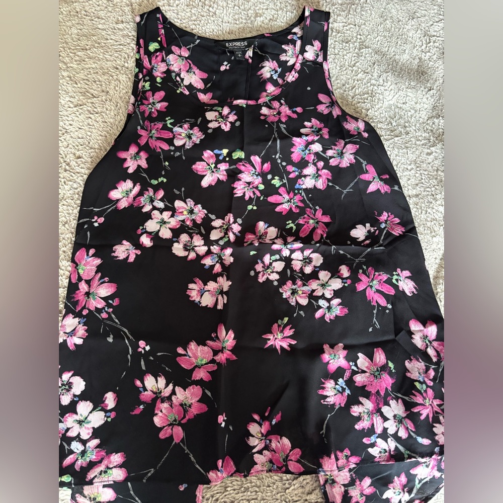 Small Black Floral Split Back Express Tank Top